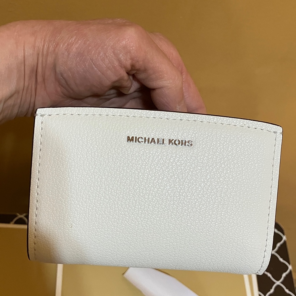 Michael Kors Bryant leather optic white wallet - Picture 8 of 11